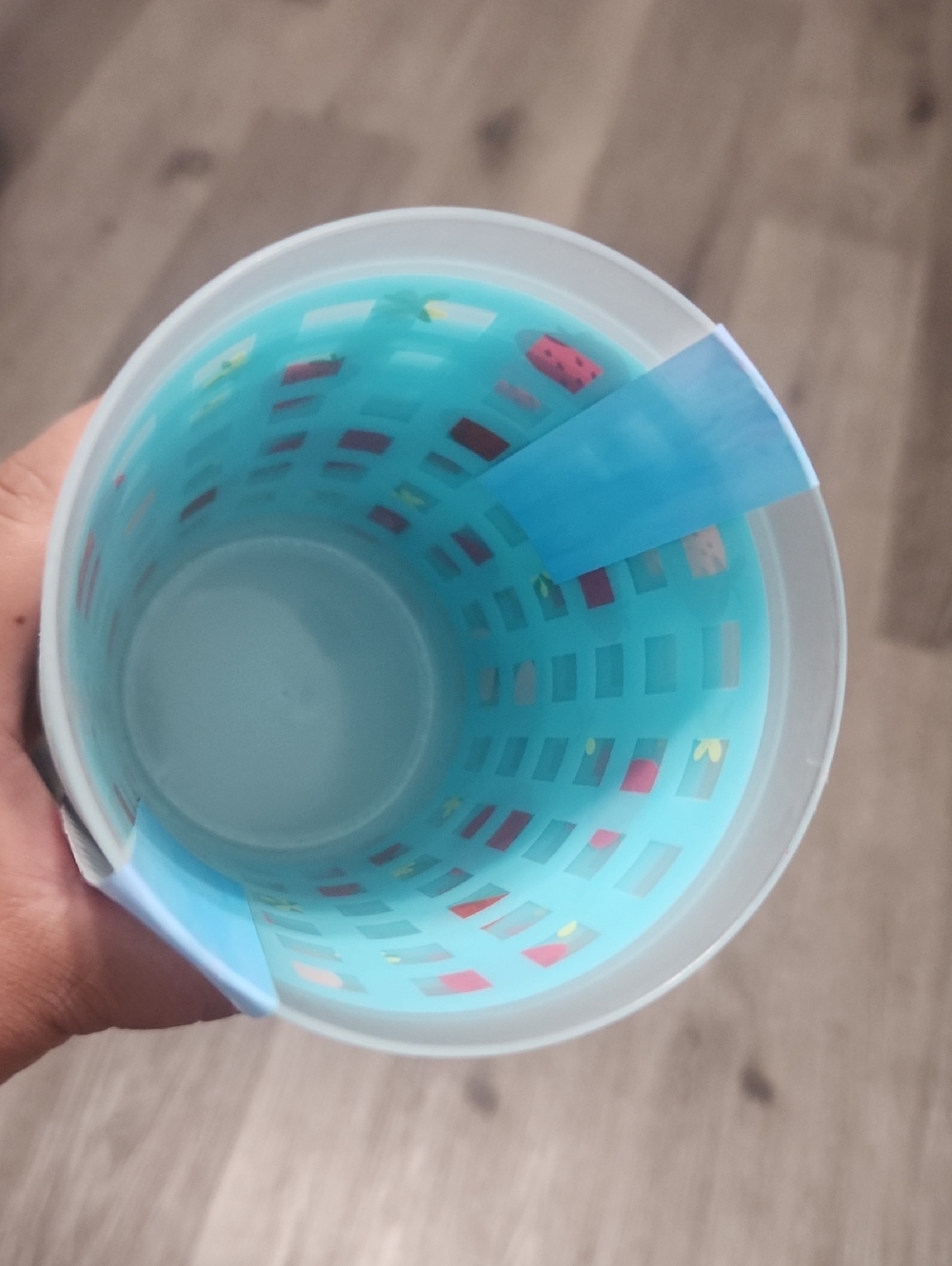Strawberry Print Plastic Cups (10) - Picture 4 of 4